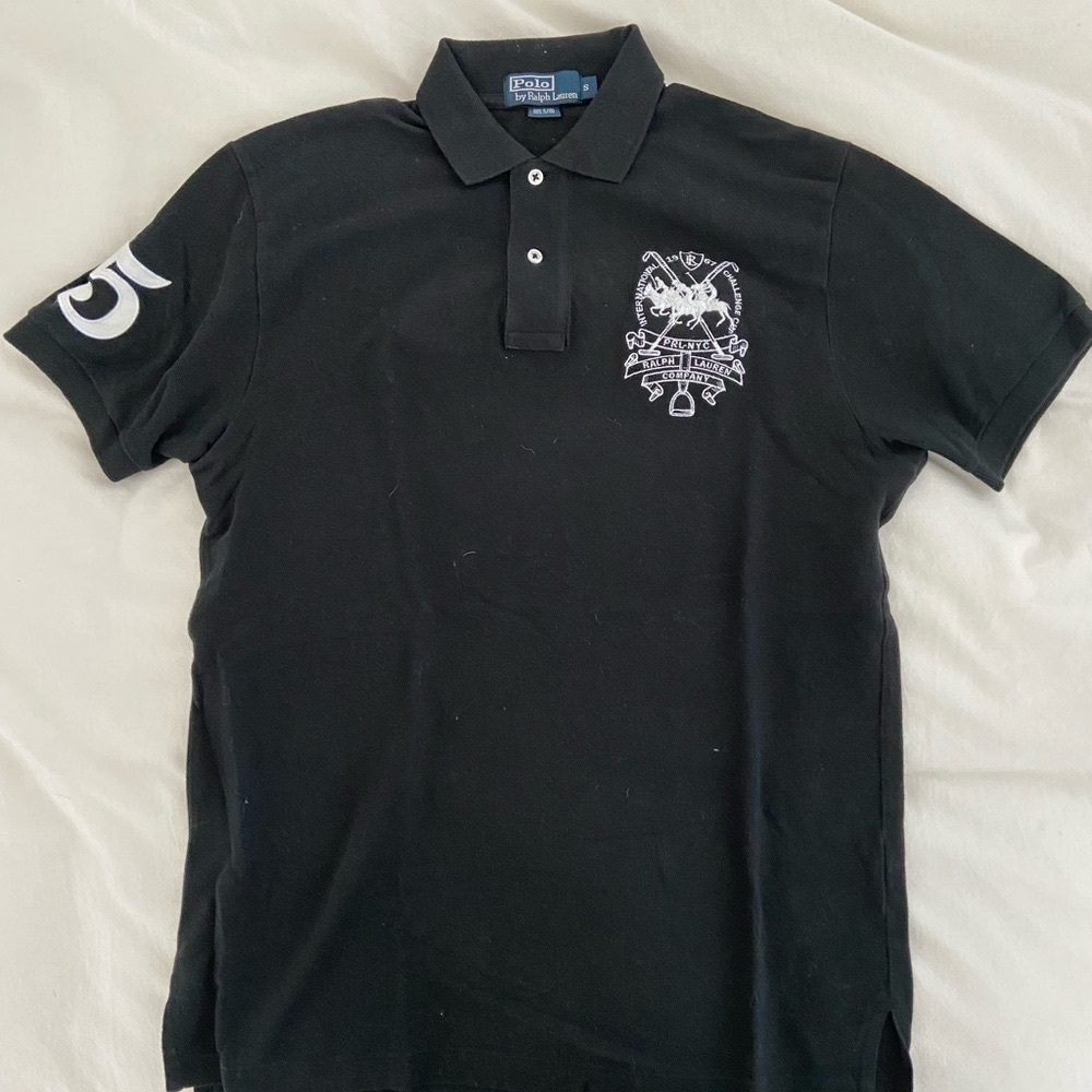 POLO by Ralph Lauren Mens Polo Shirt 

Regular Classical fit -Small.